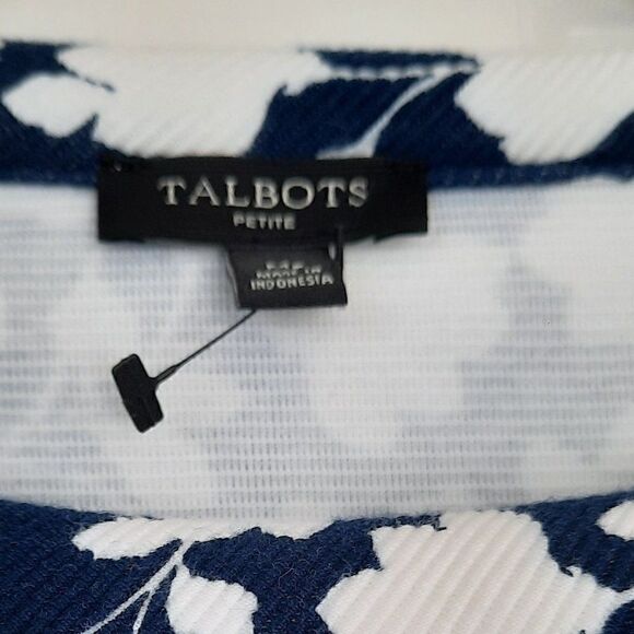 Talbots Women's Blue & White Floral Top size MP - Picture 2 of 7